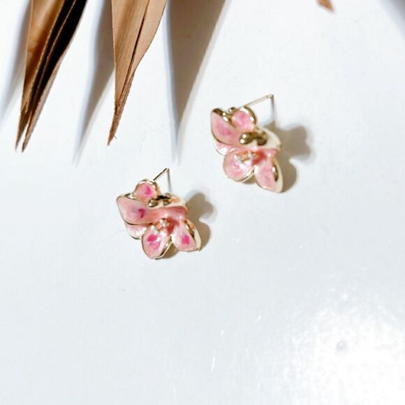 Pink flower stud earrings A412 - Picture 4 of 6